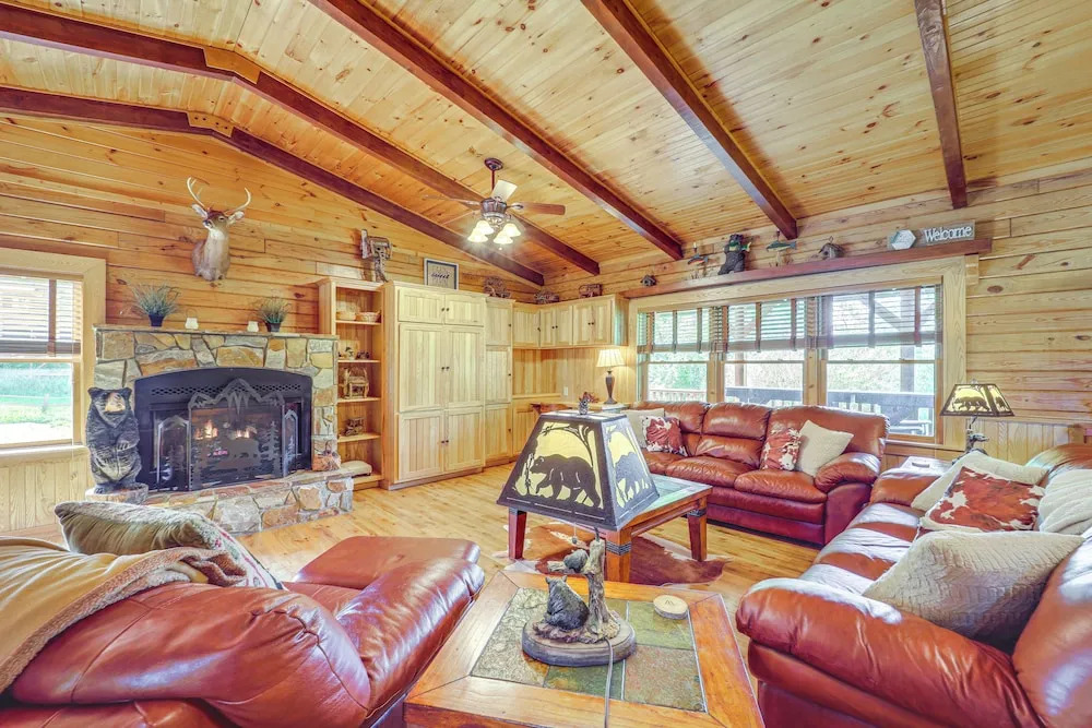 4 Mi to Grandfather Mtn! Family-friendly Cabin