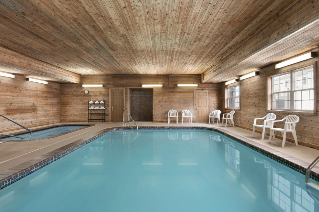 Country Inn & Suites by Radisson, Kearney, NE