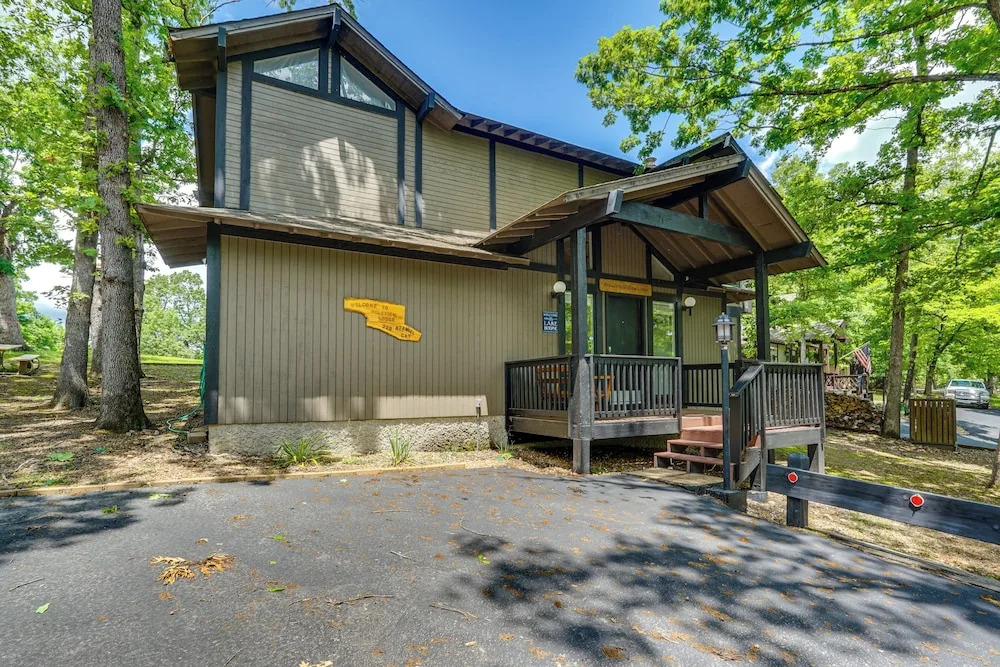 1 Mi to Margaritaville Resort: Cottage w/ Fire Pit