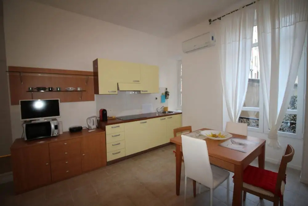 Nice Booking - FRANCE Carré d'Or - Plage