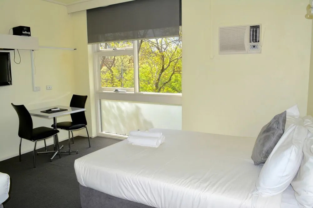 George Powlett Apartments
