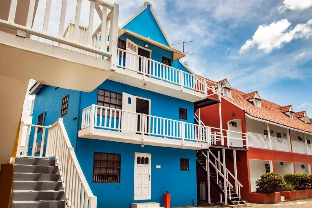 CityLife Apartments in historic Willemstad - 2 bedroom apartment with attic - O