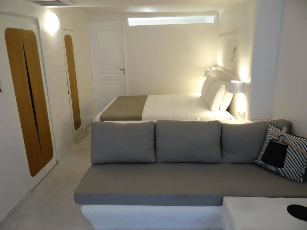 Amaze Suites