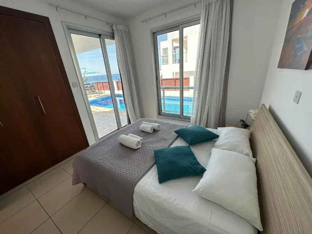 Villa Aqua Sunrise 1km From Beach With Sea Views