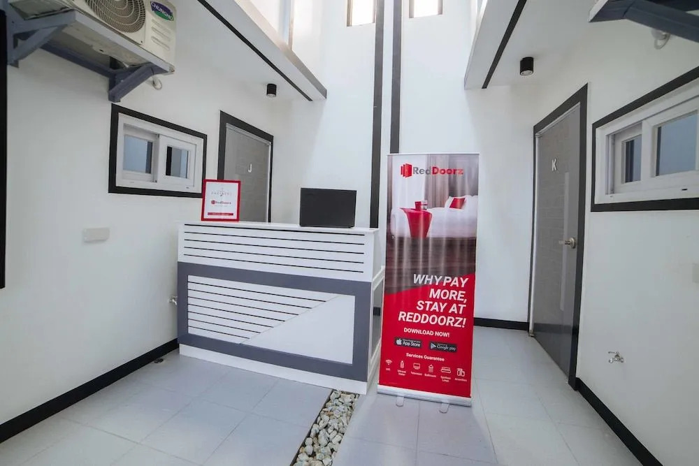 RedDoorz @ Colorado Street Angeles City