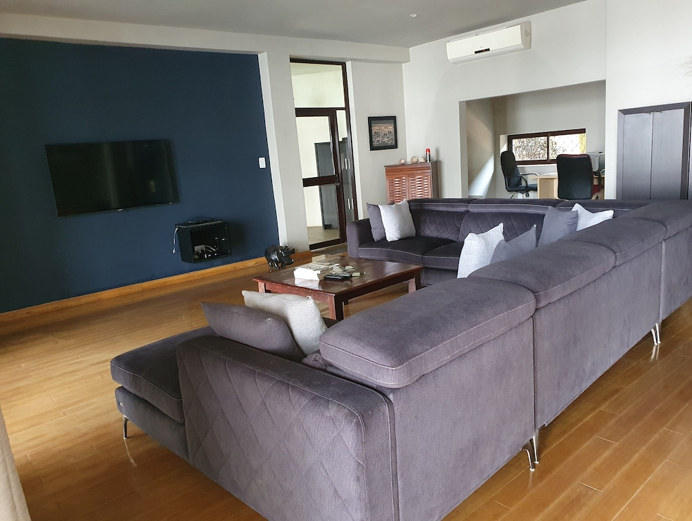 Zambezi Riverside Accommodation