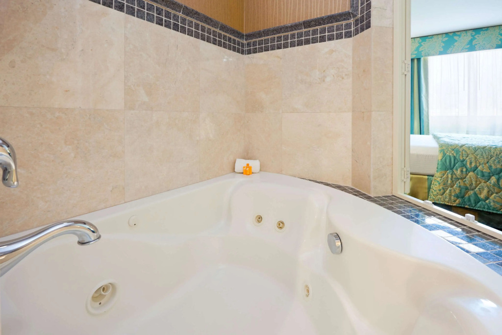 La Quinta Inn by Wyndham West Long Branch NJ Shore Area