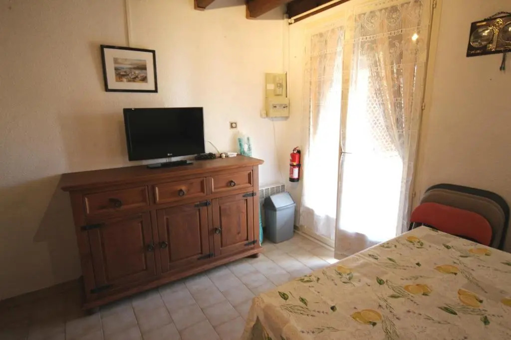 Villa 4 couchages terrasse parking dans résidence sécurisée piscine commune 250m de la mer LRSUNO5
