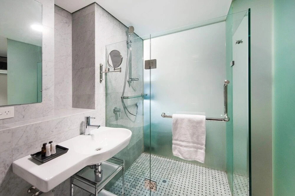 Elegant 1 Bedroom Hotel Room in the City