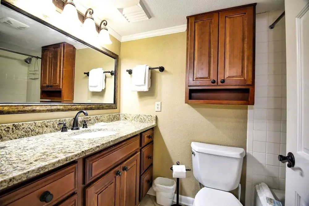 Gulf Shore Condo #113 - 2 Br condo by RedAwning