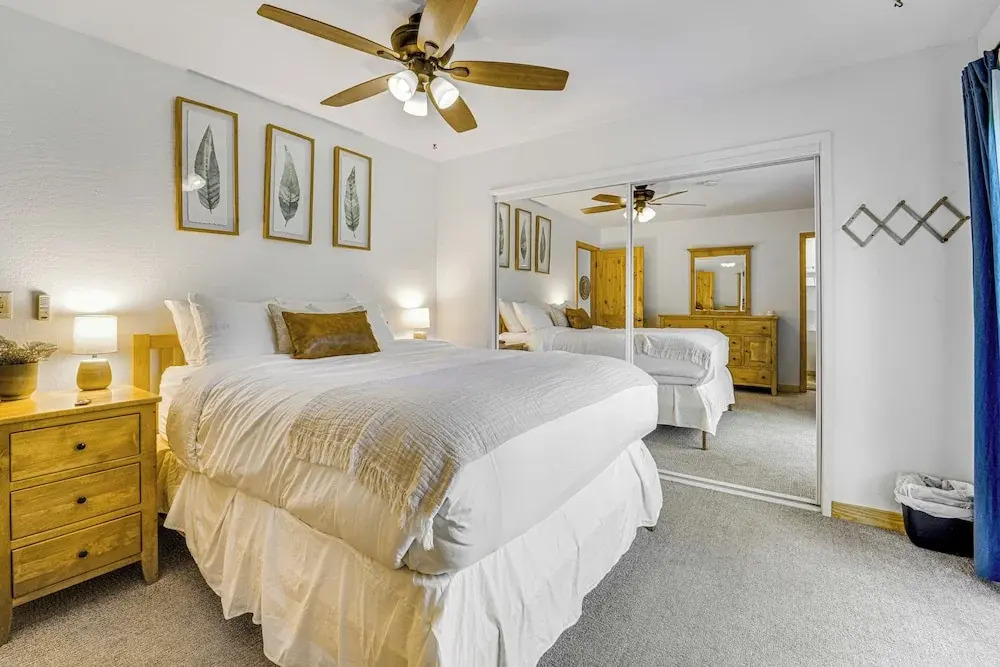 Walk to Beach & Boat Launch: Lake Tahoe Retreat