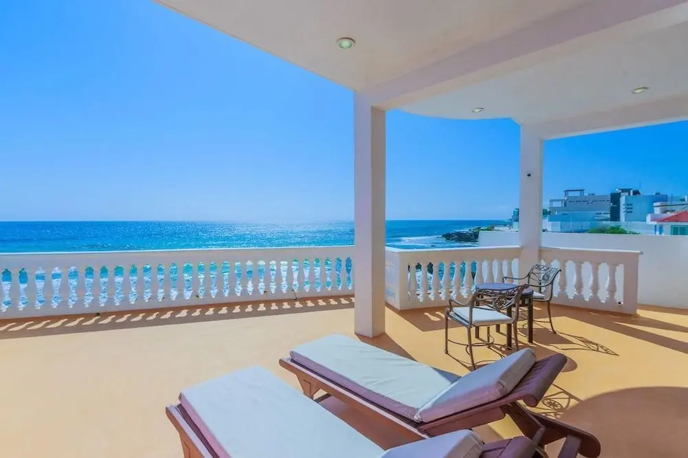 Villa Elena - Entire Property