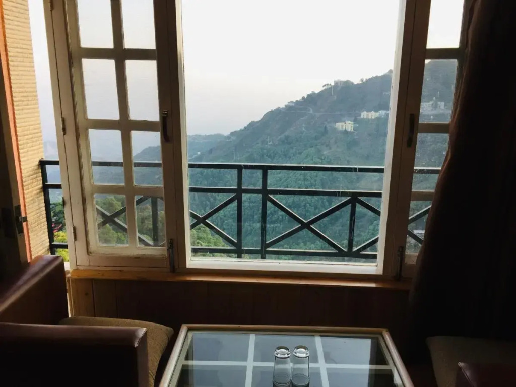 Hotel Atithi, Near Yes Bank, Mall Road, Mussoorie