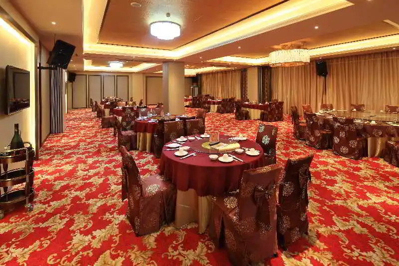 Guangzhou Xingji Hotel (Guangzhou Zhongxin Knowledge City Hongwei Metro Station Branch)