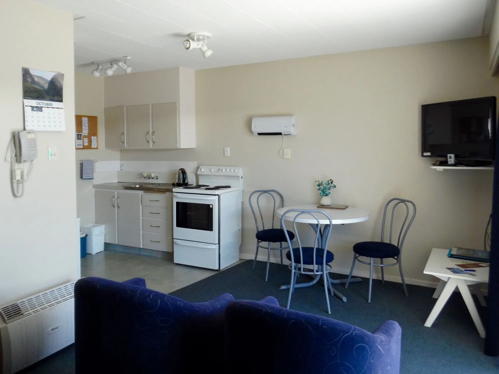 Aden Motel