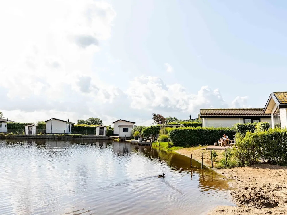 Neat Chalet With Microwave 3.5 km. From the Beach in Egmond