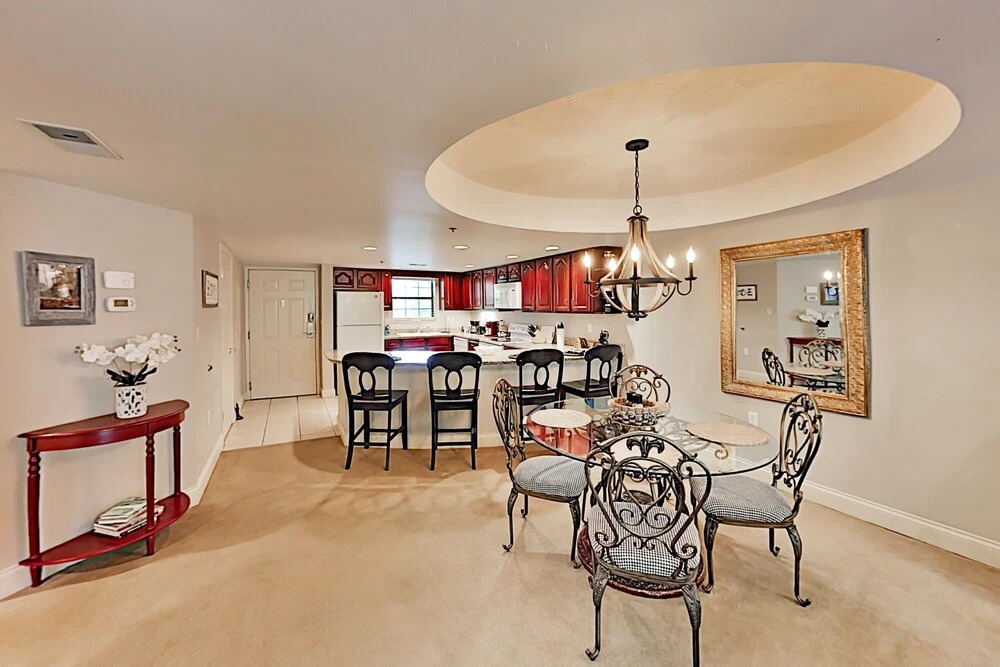 210roarh 2 Bedroom Condo