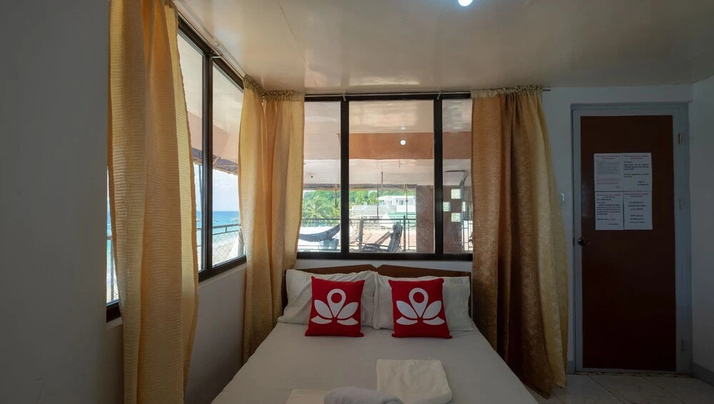 Buena Lynne's Resort by ZEN Rooms