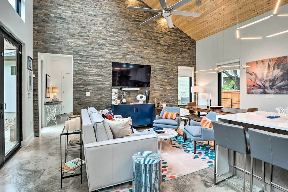 Stunning Austin Retreat w/ Pool, 5 Mi to Downtown!