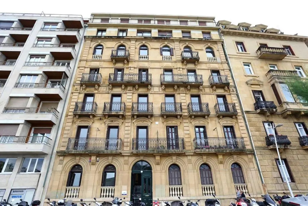 Marrubi - Basque Stay