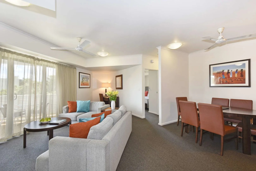 Metro Advance Apartments & Hotel