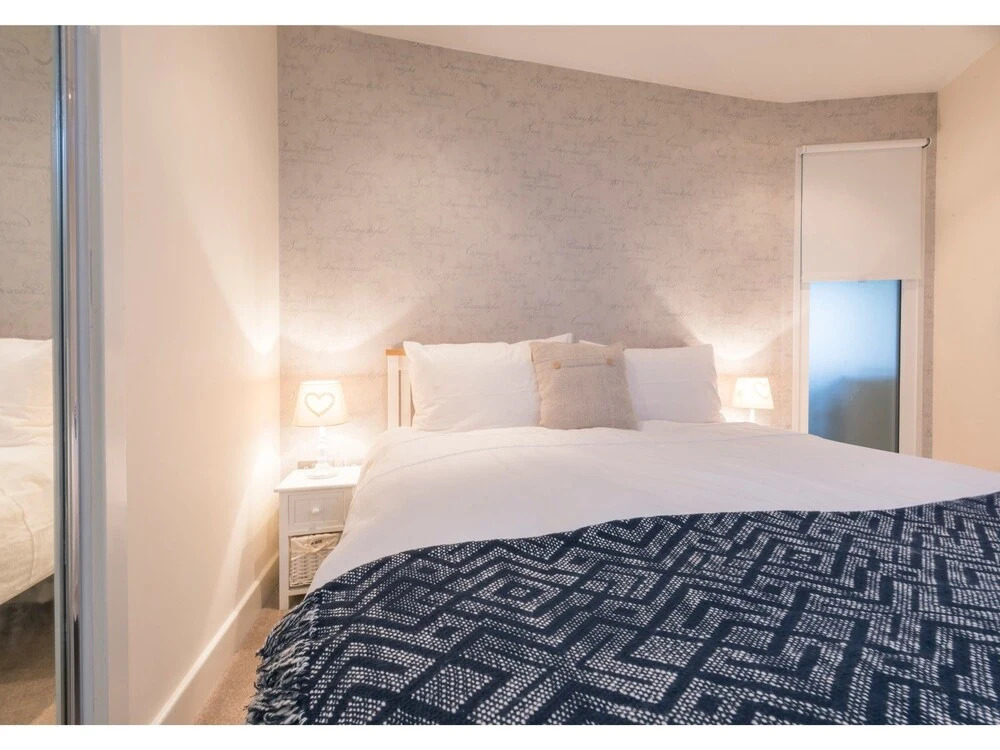 Chic, Spacious 1-br Flat For 2 In Central Bristol