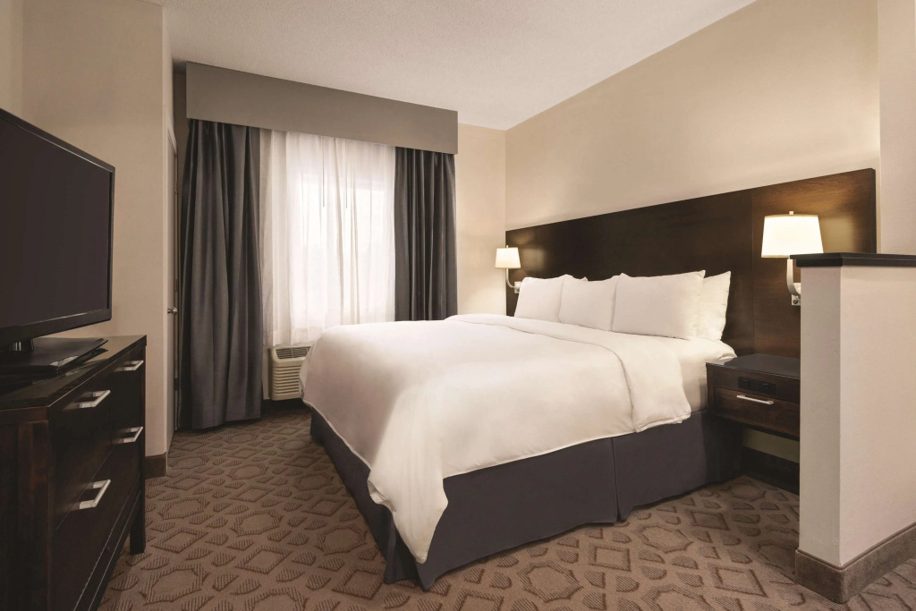 Radisson Hotel & Conference Center Rockford