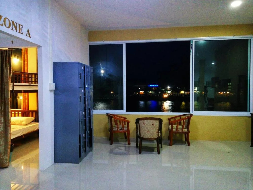 Samui Lakeside Hostel - Adults Only