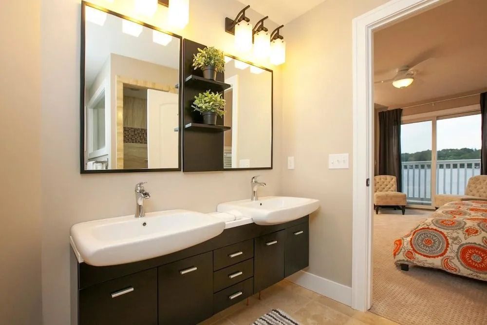 Swing Bridge Condo - Unit 10