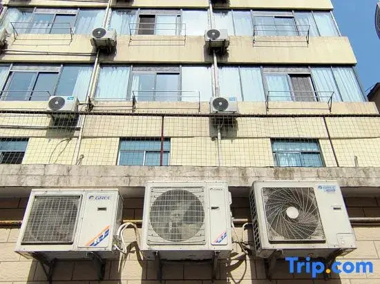 Ruyuan Apartment (Hengshan Road, Fudan University, Zhongshan Hospital Branch)