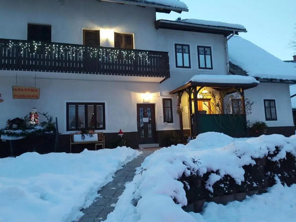Apartments & Rooms Florjana