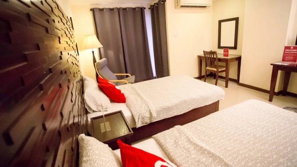 ZEN Rooms Royal Bee