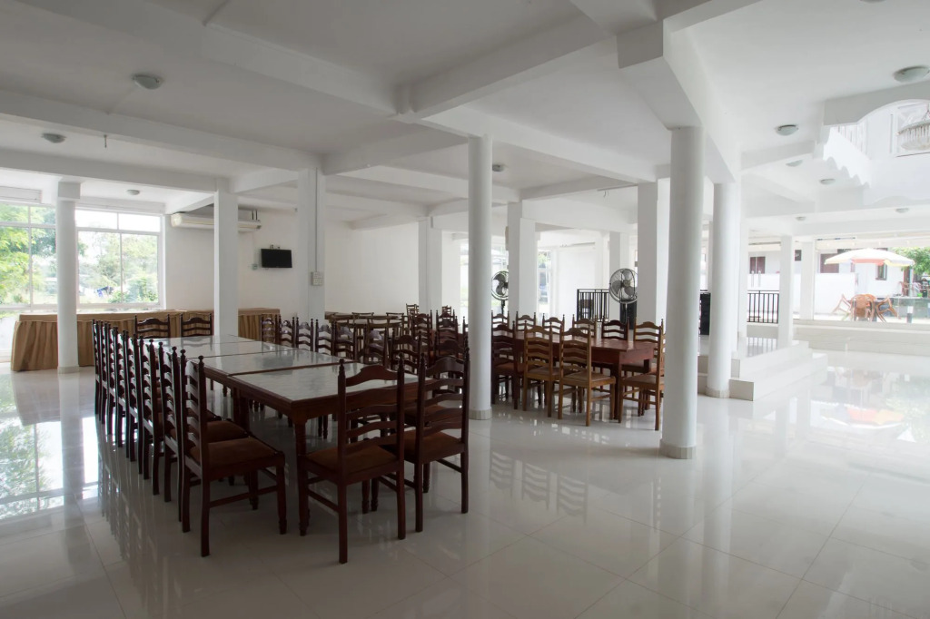 The Empyrean Airport Transit Hotel- 5 Mins from the Airport, Free Airport Pick or Drop, 24 Hr Front Desk