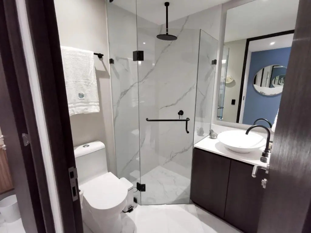 SkyPool Premium apartment in downtown with gym