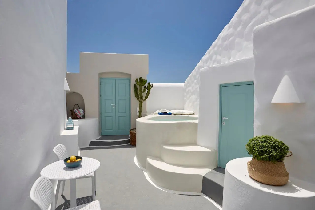 Valsamo Suites