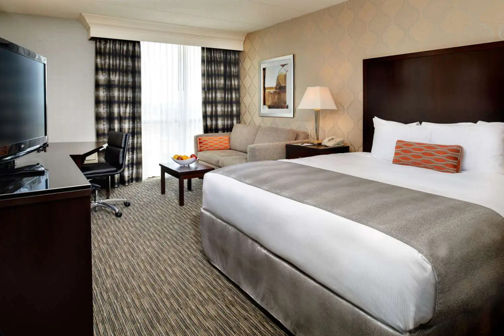 DoubleTree by Hilton Dearborn