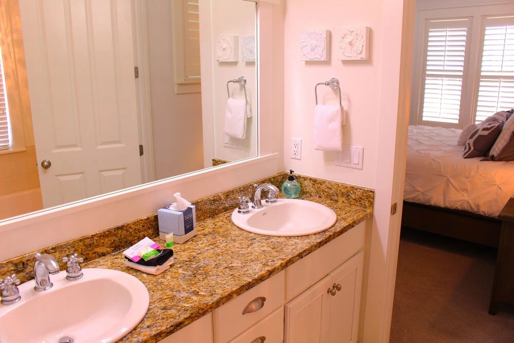 1277 Laurel Grove - 3 Br Home
