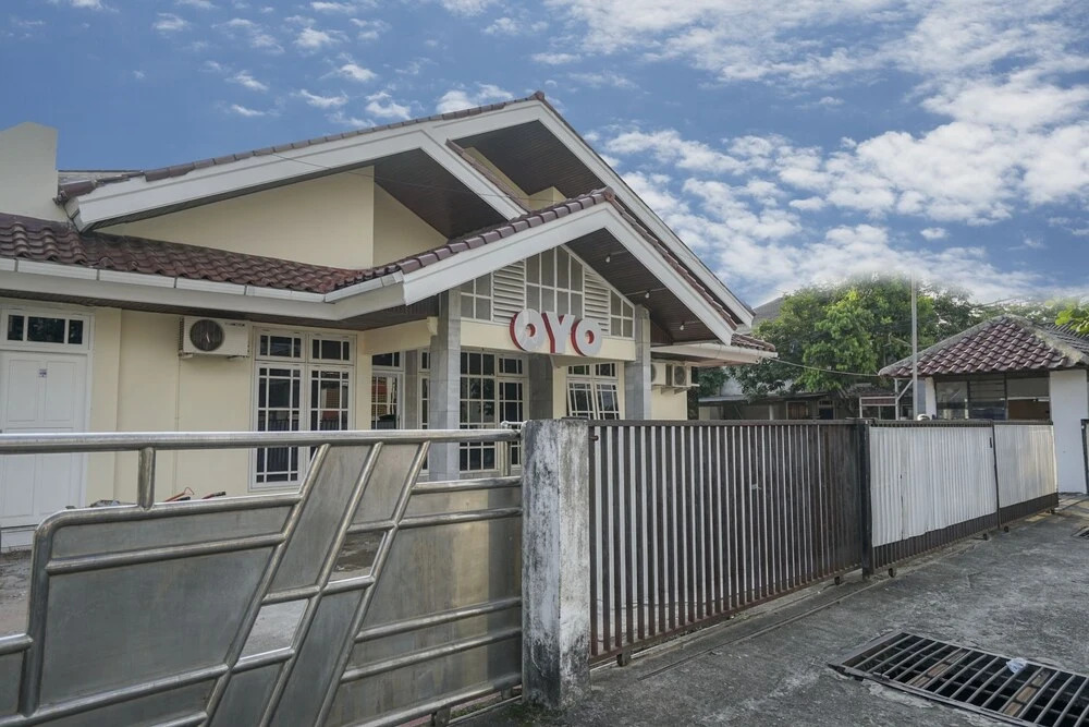 Oyo 1026 Cendrawasih Homestay