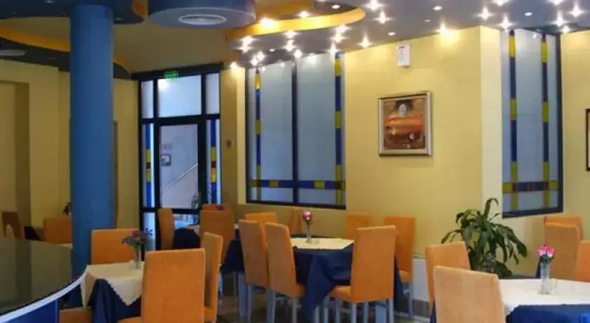 Royal Family Hotel