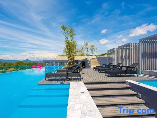 Nice Studio Top-Floor. Scenic Rooftop Pool. Surin Beach