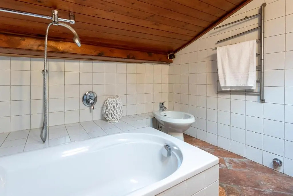 Blue Attic - Historical Como City Center by Rent All Como