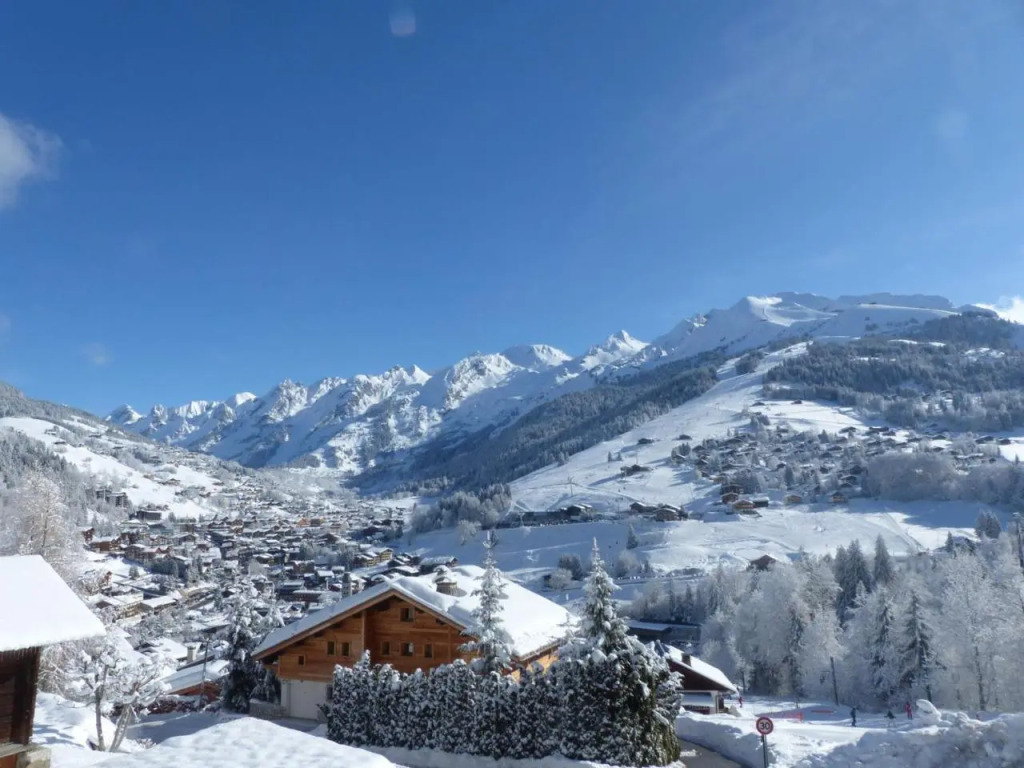 Chalet La Clusaz, 5 pièces, 9 personnes - FR-1-437-56