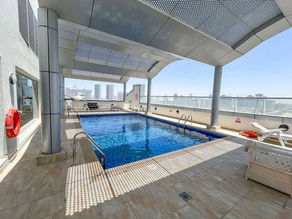 Modern 1-bed With Scenic Golf Course View