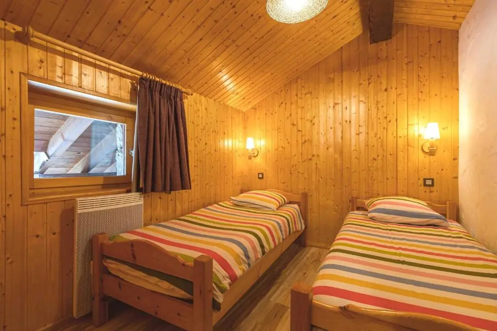 Chalet de 3 chambres avec jardin amenage et wifi a Champagny en Vanoise a 1 km des pistes