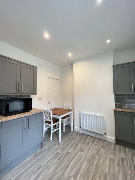Remarkable 2-bed House in Rochester