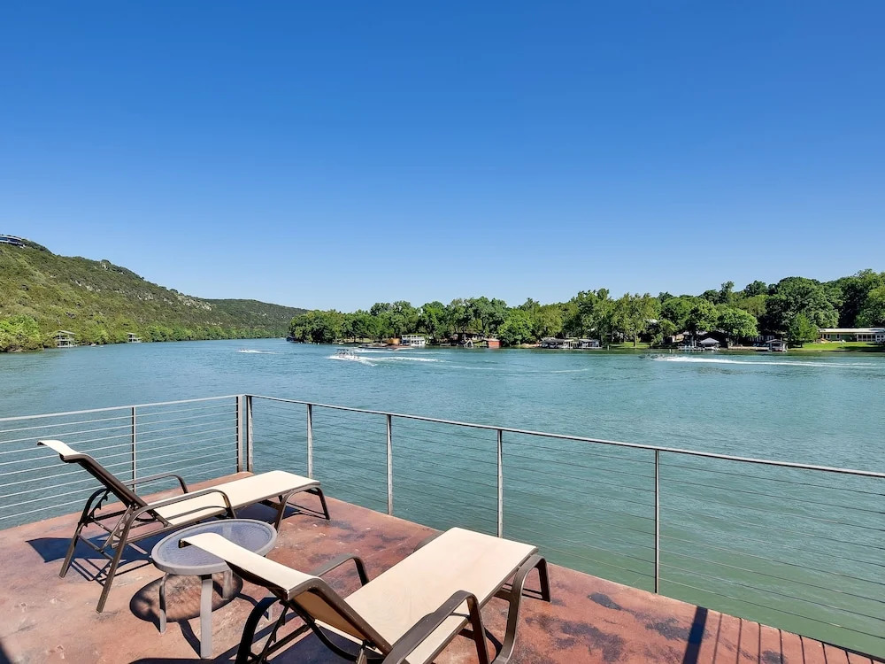 The Arrive Harmony On Lake Austin 5 Bedroom Estate