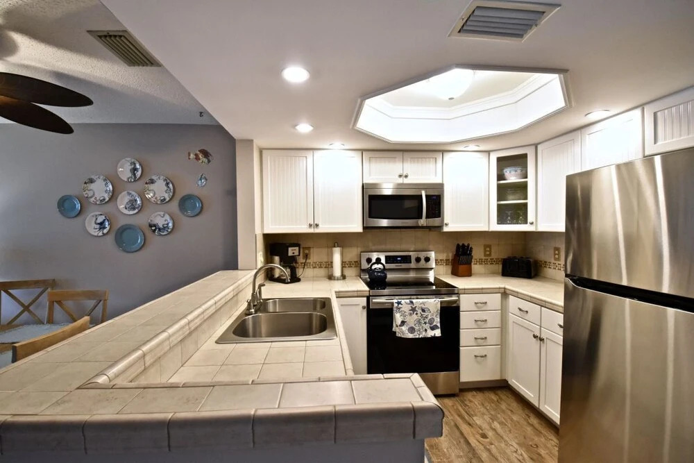 Seawinds 77 - Remodeled Sea Winds 2 Bedroom Steps to the Pool Lagoon View