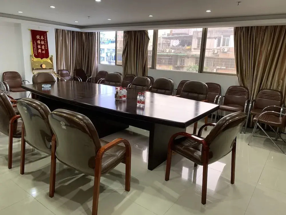 Life Hotel (Ouzhuang Metro Station)