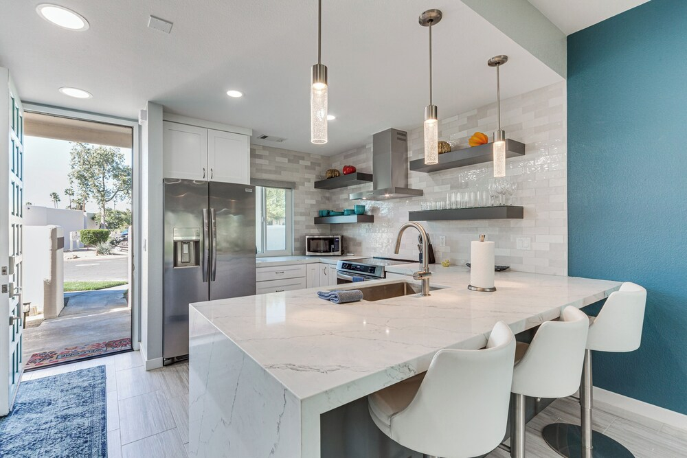 Desert Oasis Close to Palm Springs Attractions!