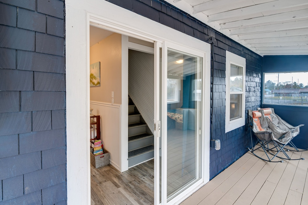 'blackberry Cottage' w/ Yard Near Westport & Beach